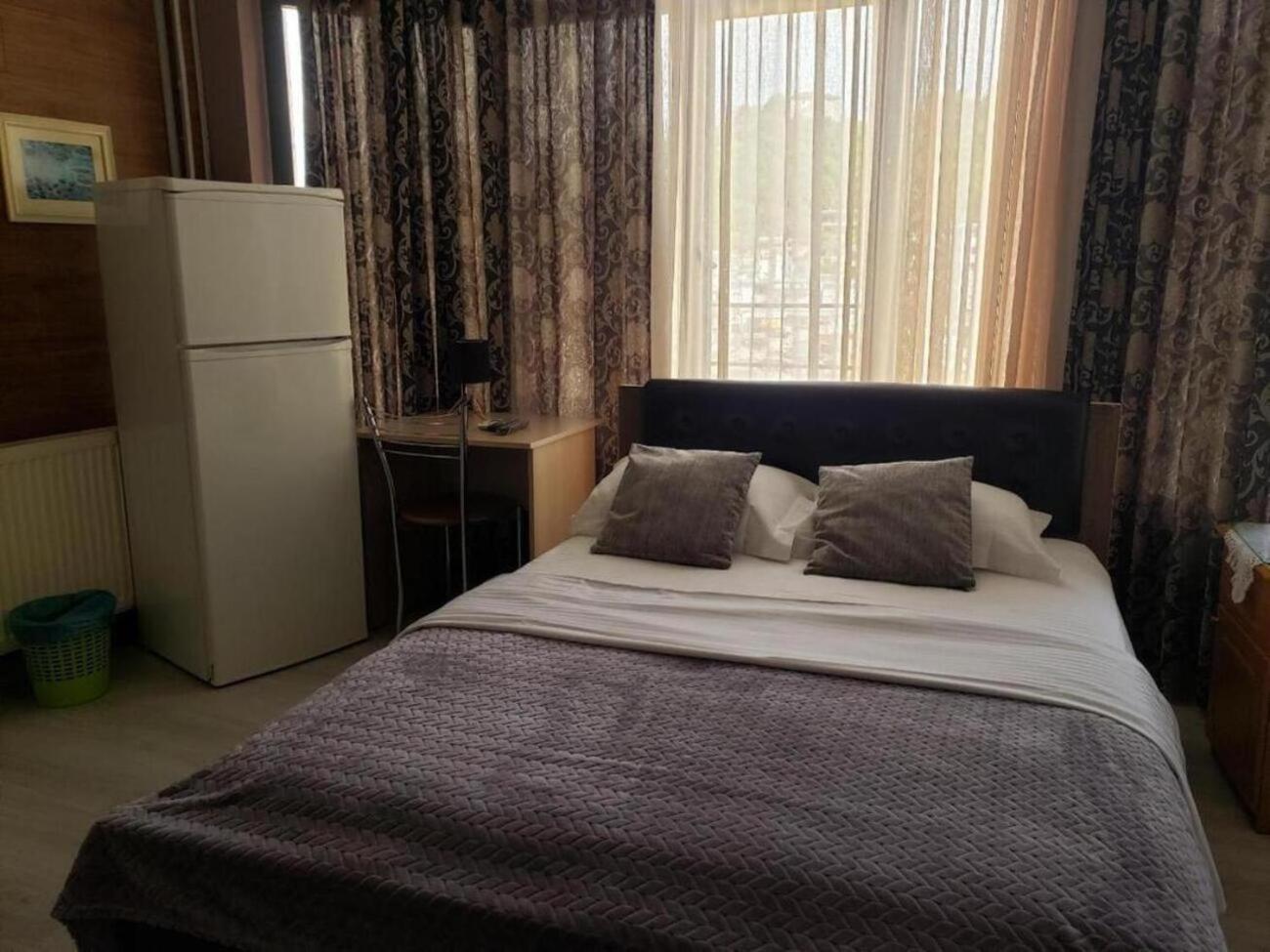 Hotel The First Гірокастра Екстер'єр фото